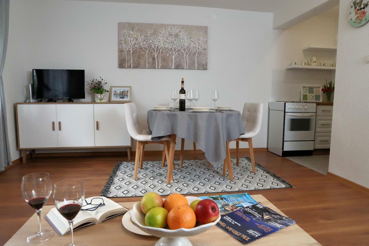 Apartman Sofia Otočac Esterno foto