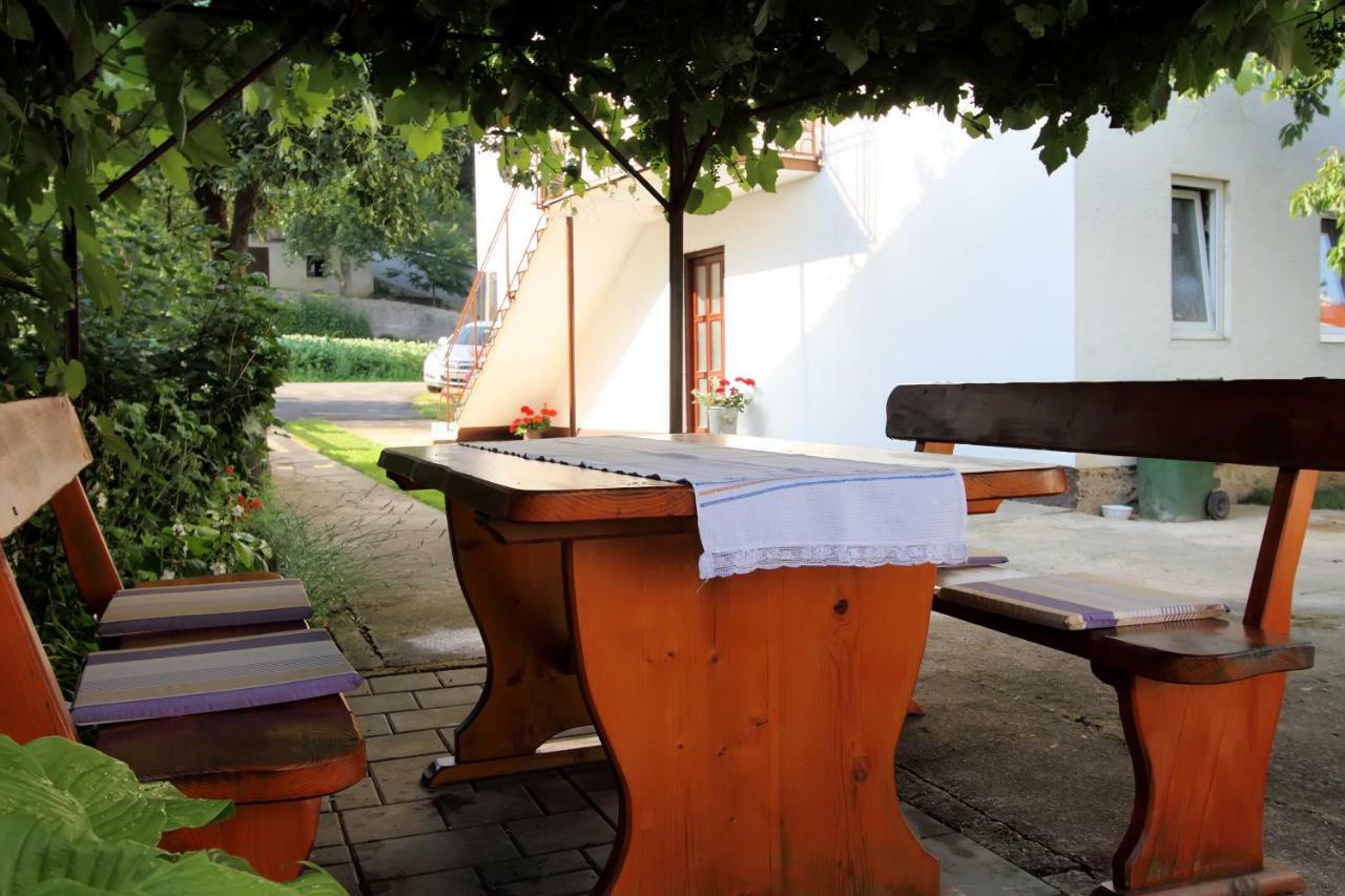 Apartman Sofia Otočac Esterno foto