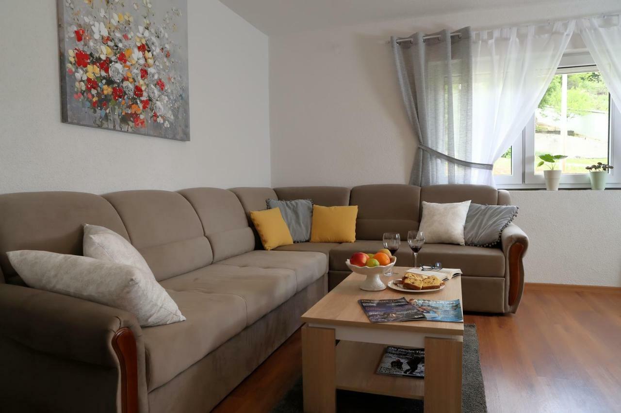 Apartman Sofia Otočac Esterno foto